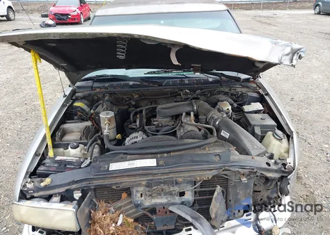 2002 Chevrolet S-10 Ls z USA, uszkodzony, nr VIN 1GCDT13W82K221769